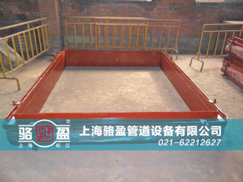 非金屬<a href=http://enfestasarim.com target=_blank class=infotextkey>補(bǔ)償器</a>生產(chǎn)車間